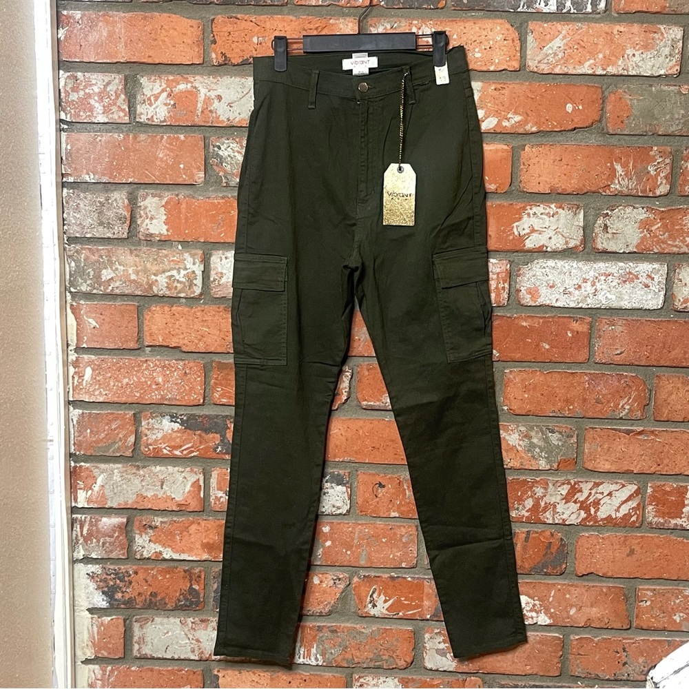 NWT Skinny Jeans by Vibrant Green Size 13